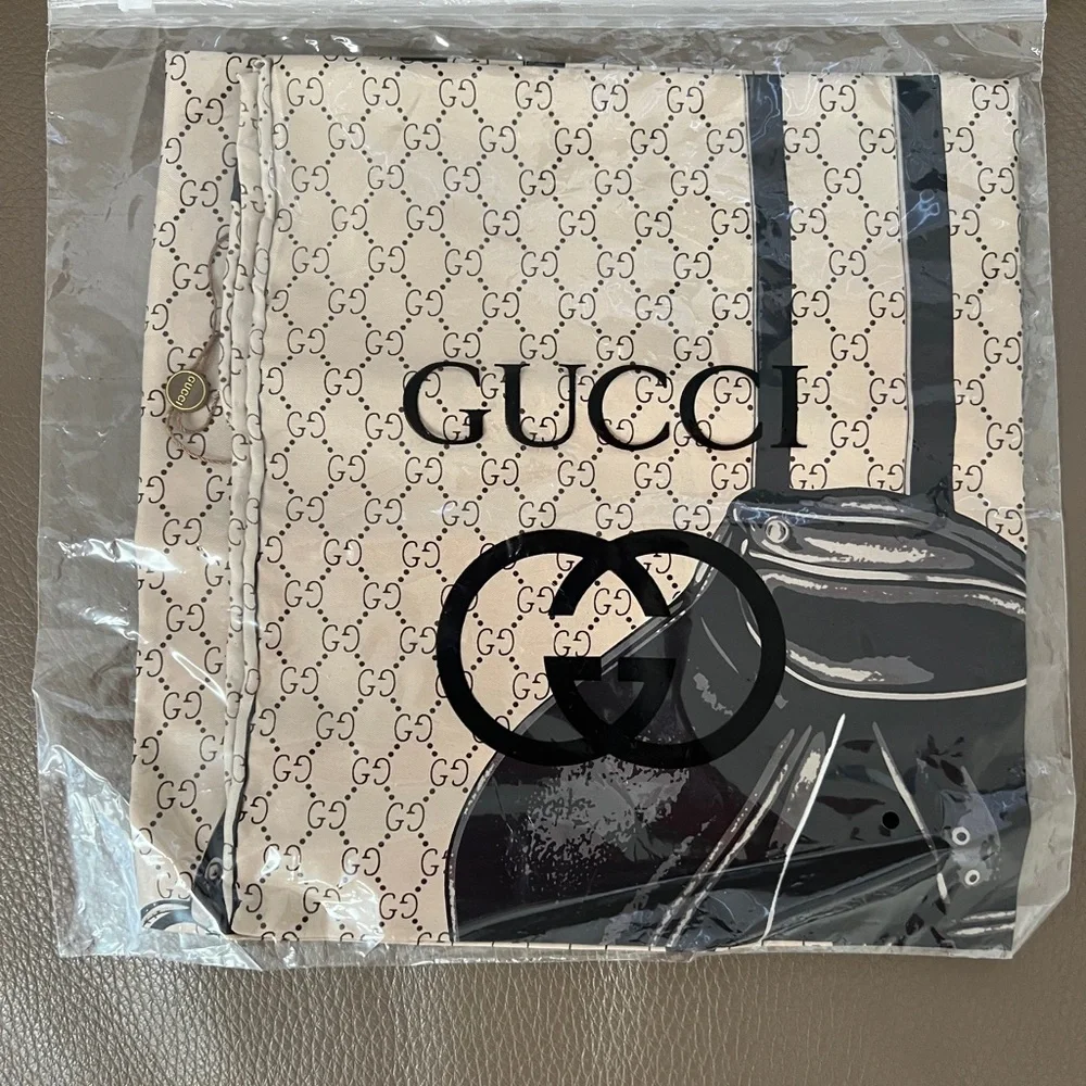 Gucci Printed Silk Twill Carré featuring a black and beige